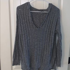 AMERICAN EAGLE Hooded V-Neck Sweater